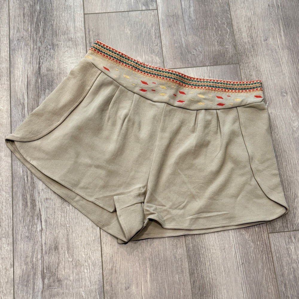 Easel Los Angeles Embroidered High Waist Shorts